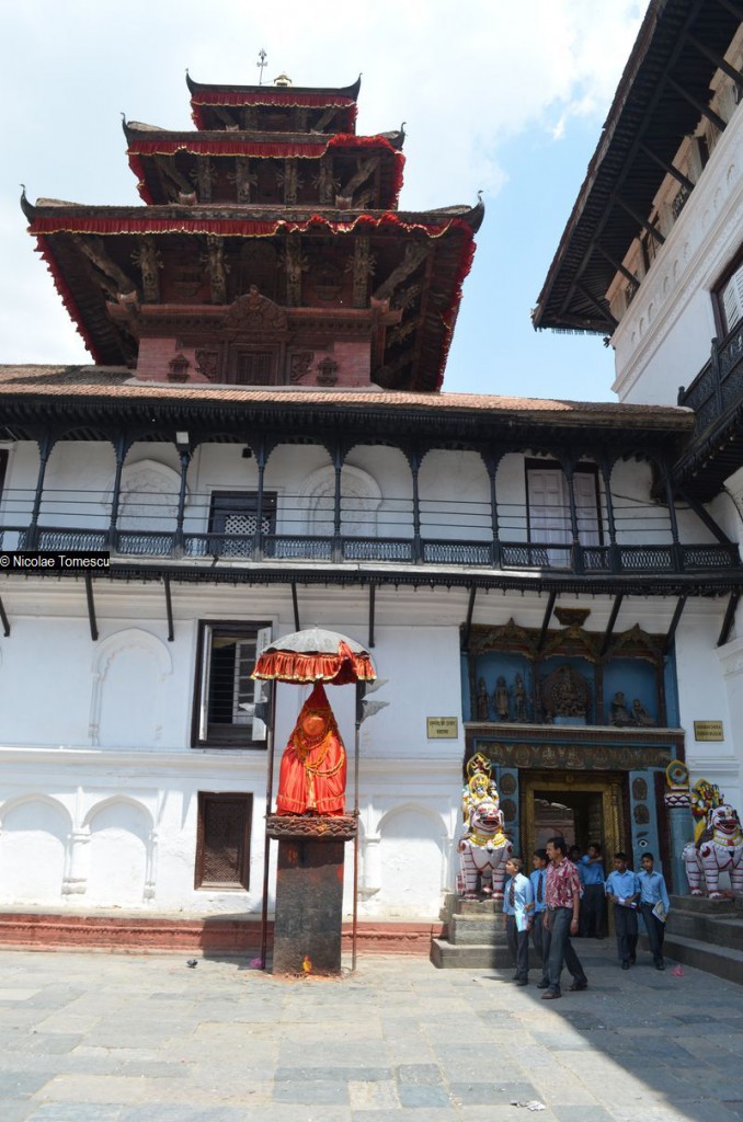 Hanuman Dhoka (perspectiva dinspre Templul Indrapur)