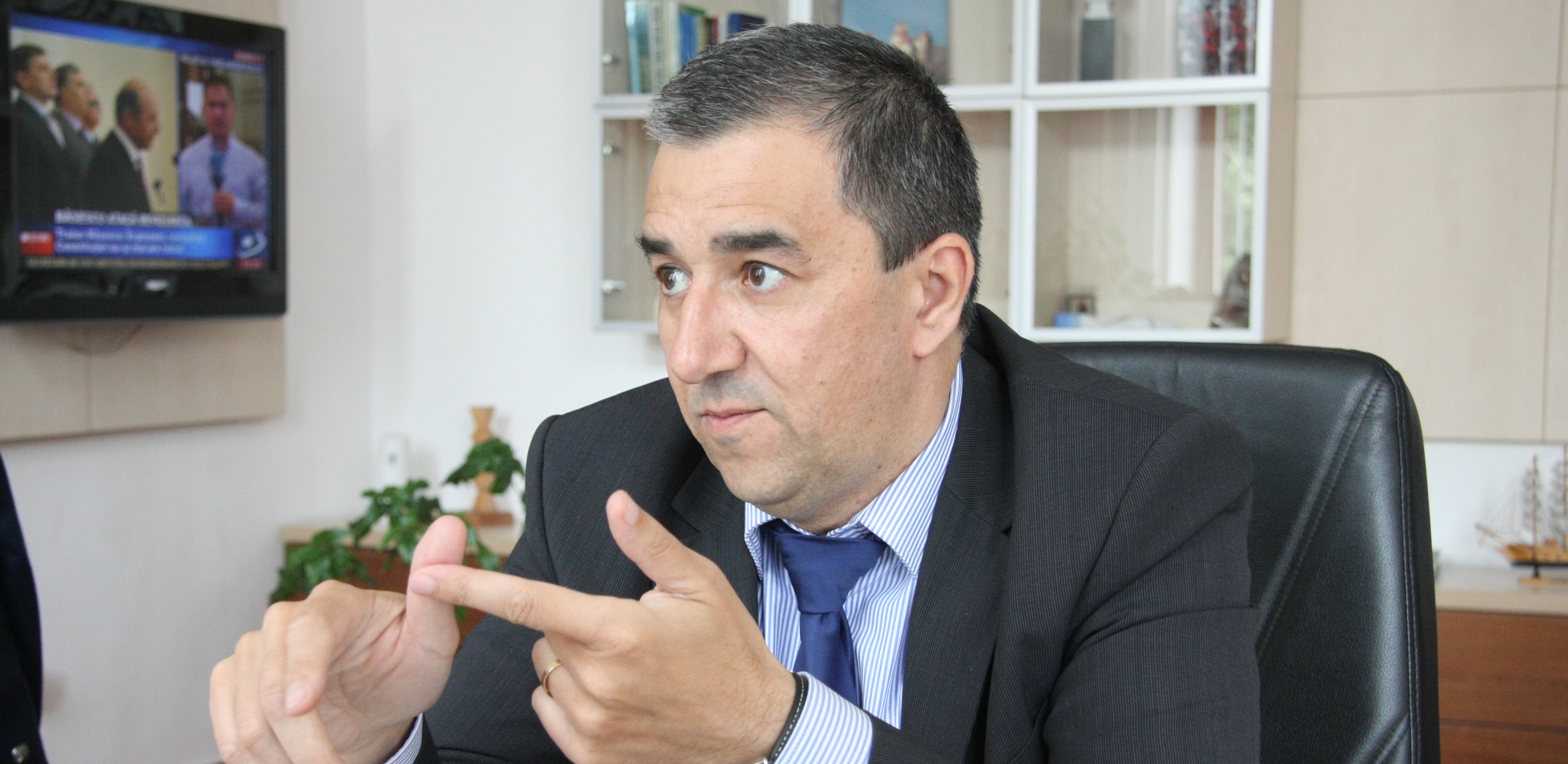 Suceava: Curtea de Apel a decis că prefectul Sinescu şi primarul din Brodina nu mai au nicio interdicţie