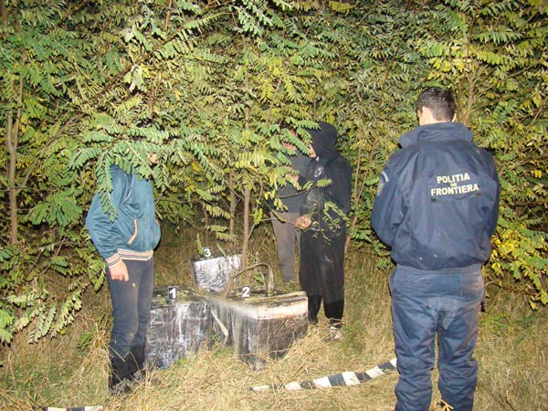 Botoşani: Focuri de armă pentru prinderea unor contrabandişti de ţigări