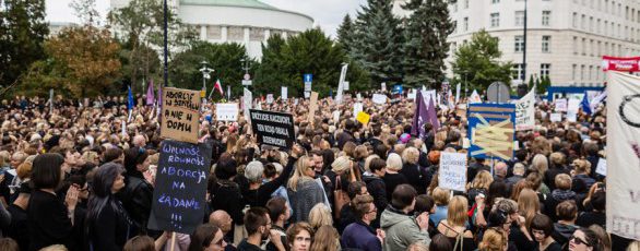 Parlamentul polonez respinge interzicerea totală a avortului