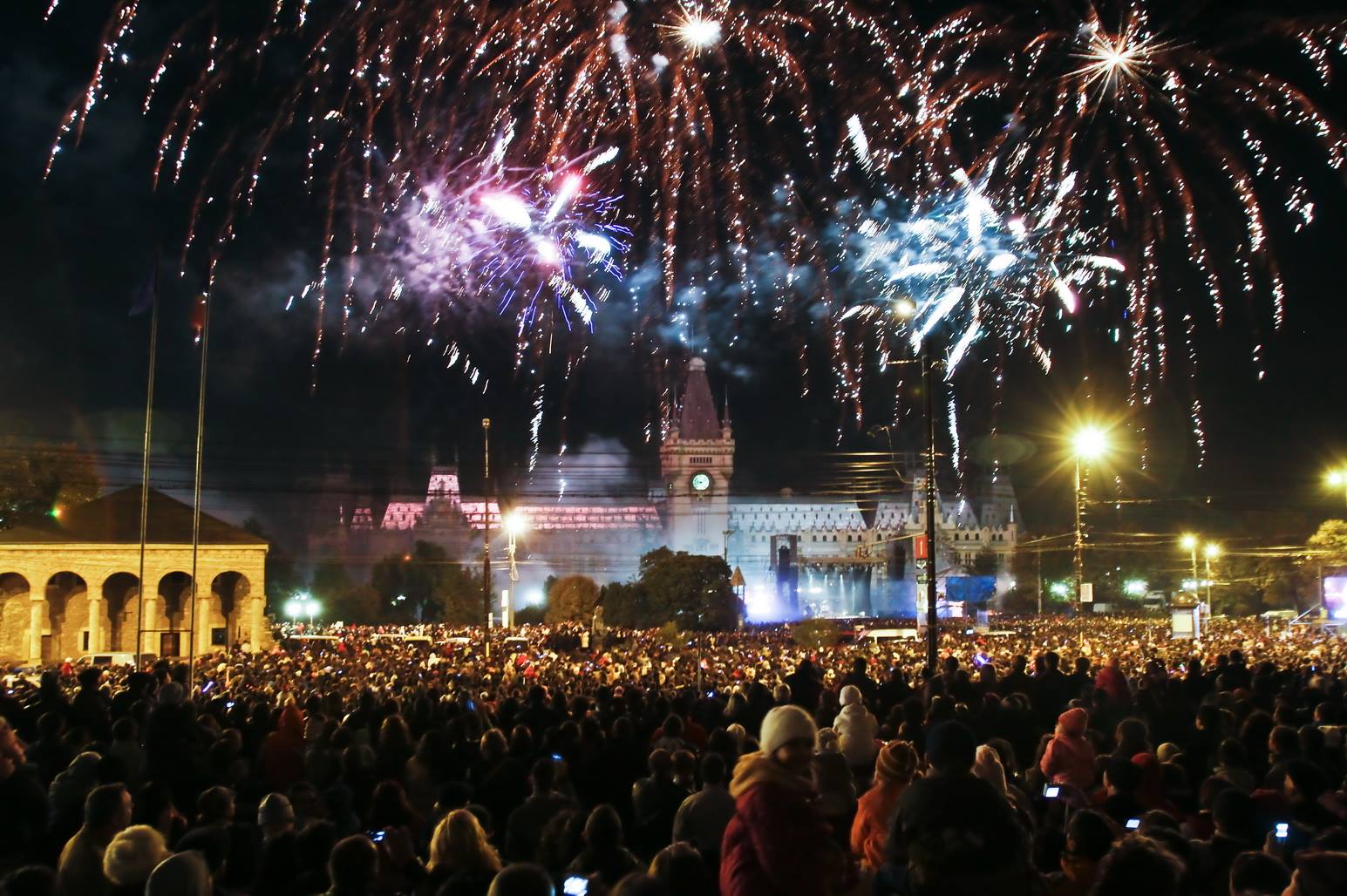 Iaşi: Revelion în Piaţa Palatului