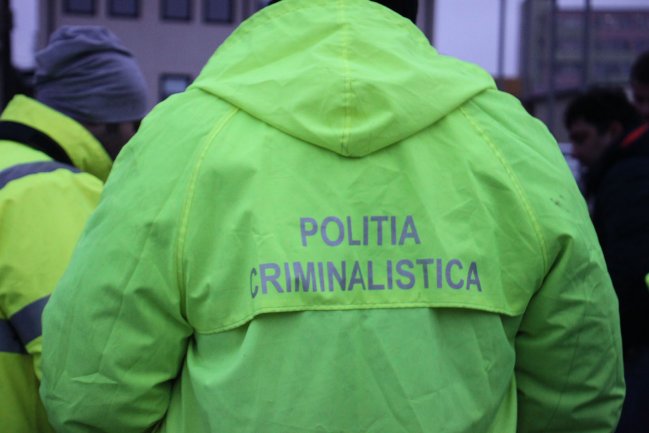Botoşani: Un bărbat a murit după ce a fost lovit de o maşină; şoferul l-a abandonat pe un pod