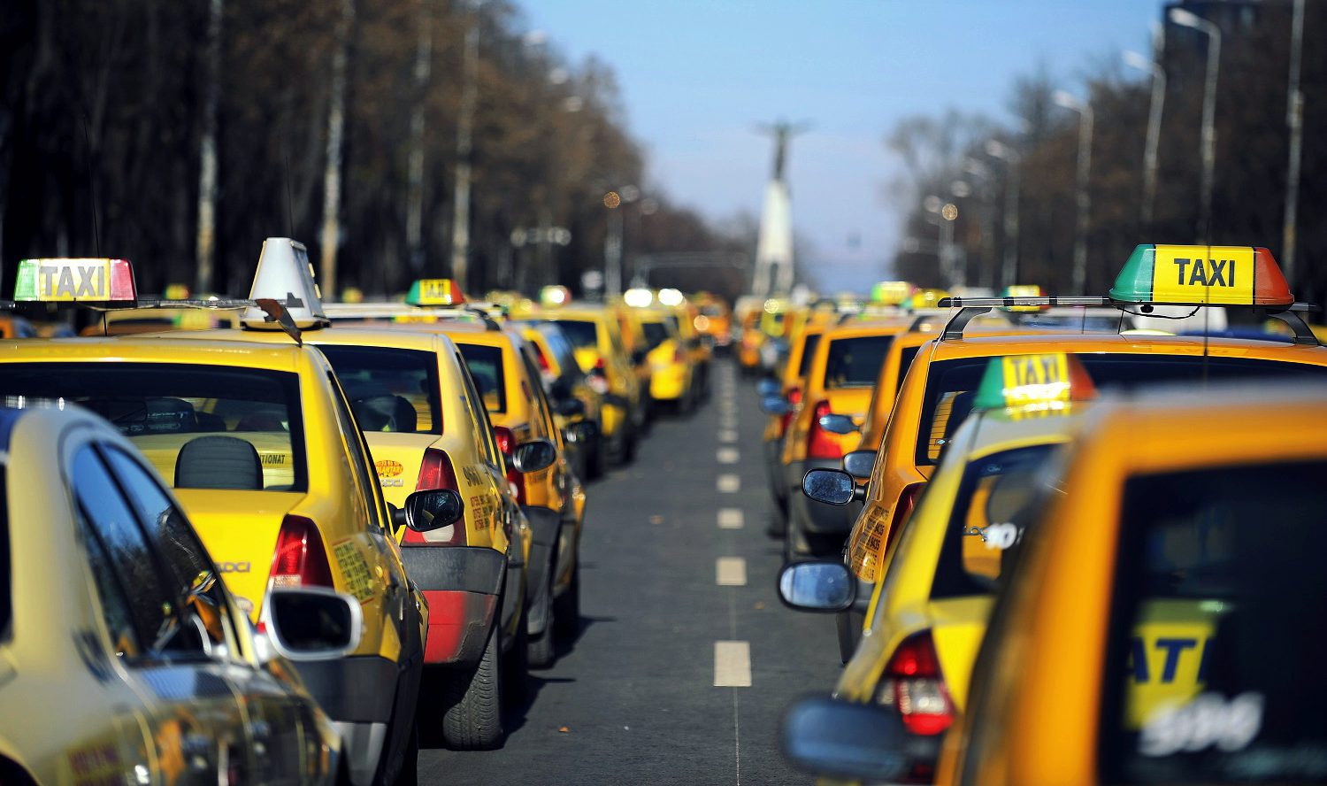 Protest de amploare al taximetriștilor și transportatorilor din capitală