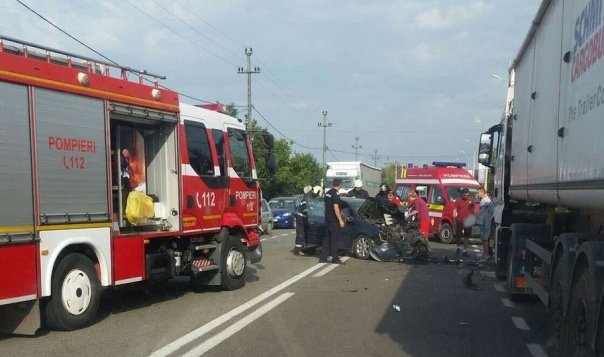 IAŞI: Accident rutier în localitatea Leţcani. Traficul este îngreunat IAŞI: Accident rutier în localitatea Leţcani. Traficul este îngreunat