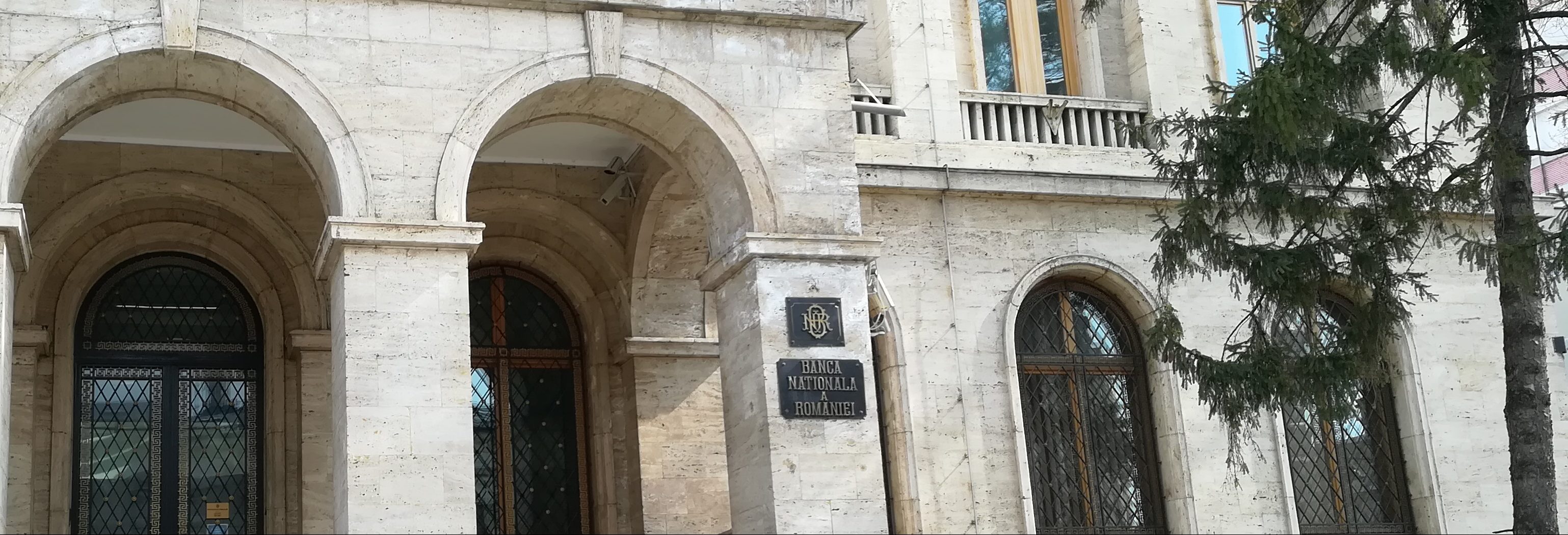 Băncile centrale îşi vor pune problema dacă să majoreze sau nu ratele de dobândă (Adrian Codirlaşu)