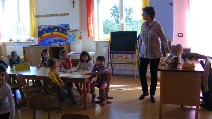 Magistraţii Judecătoriei Slatina au decis, astăzi, că minora adoptată de o familie de români stabilită în SUA, poate părăsi ţara