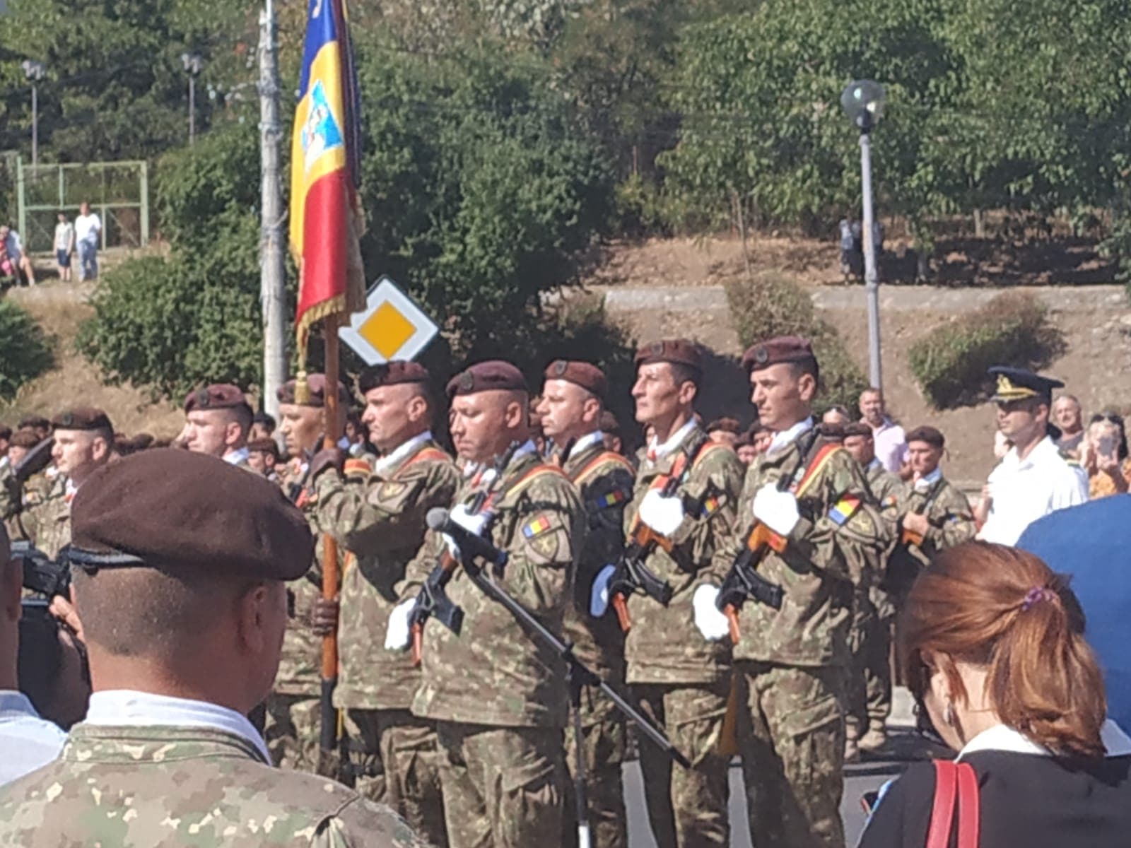 Stagiu militar voluntar de patru luni, pe agenda Parlamentului