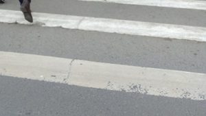 Neamţ: Minor transportat la spital, după ce a fost lovit pe trecerea de pietoni de un şofer beat care a fugit