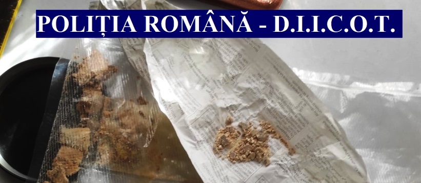 Galați: Percheziții la persoane bănuite de trafic de droguri și trafic de persoane