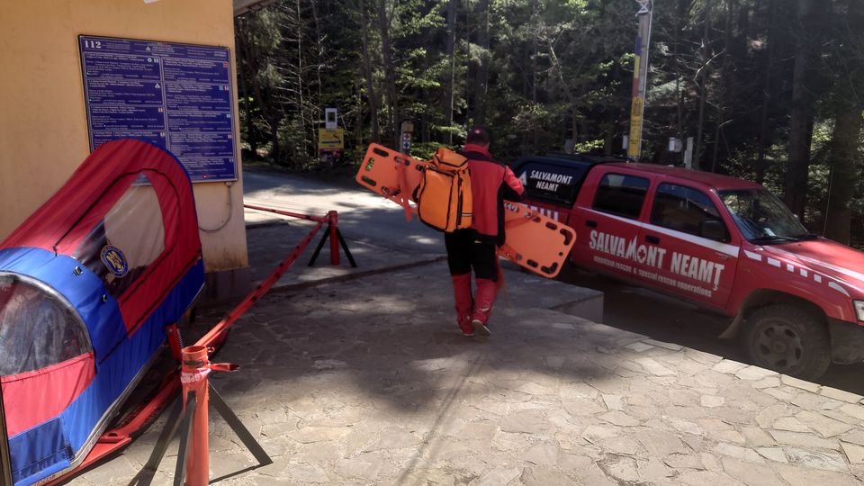 (AUDIO) Neamţ: Elicopter din Târgu Mureş pentru o persoană căzută în zona Trei Fântâni – Hăşmaşul Mare