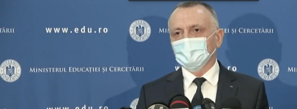 Cîmpeanu: Singura măsură eficientă este aceea a corectării informatizate la examenele naţionale