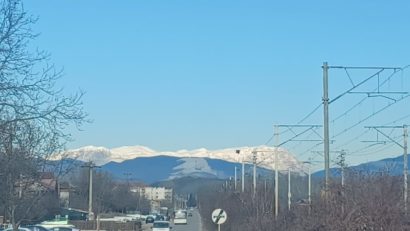 METEO: Precipitații mixte, ninsori la munte, vânt puternic și brumă în Moldova