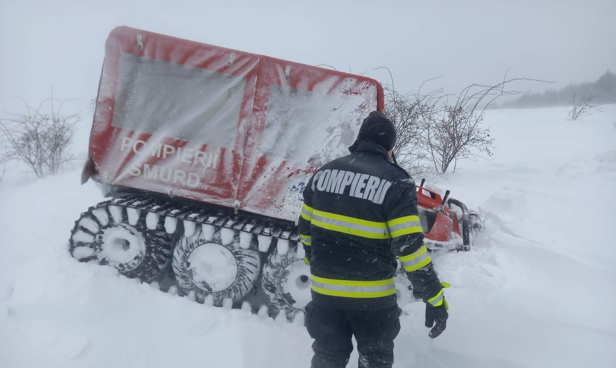 Poliţia recomandă populaţiei să se informeze înainte de a pleca la drum în acest weekend; atenţionare meteo cod galben