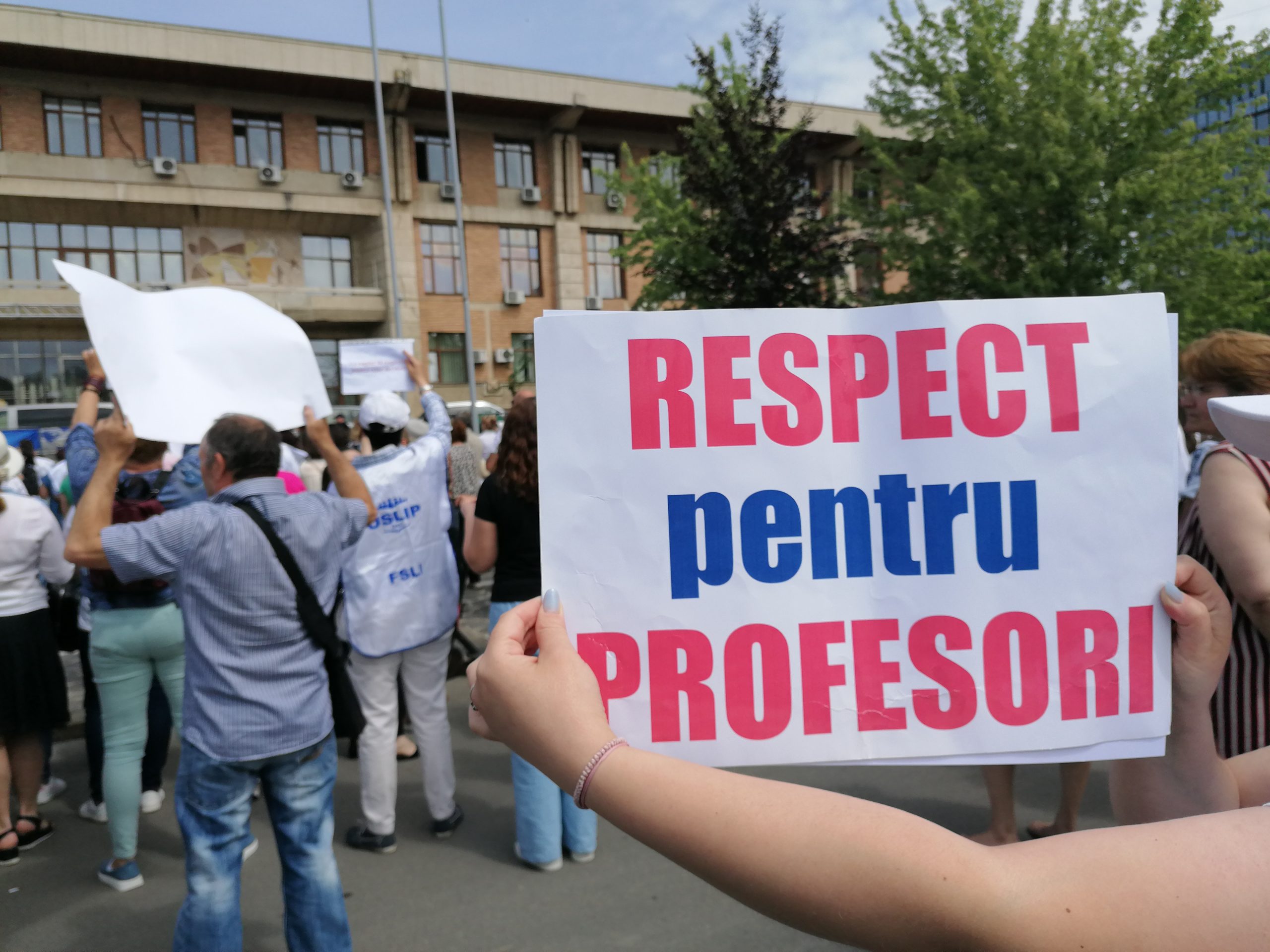 Sindicatele din educaţie vor protesta săptămâna viitoare