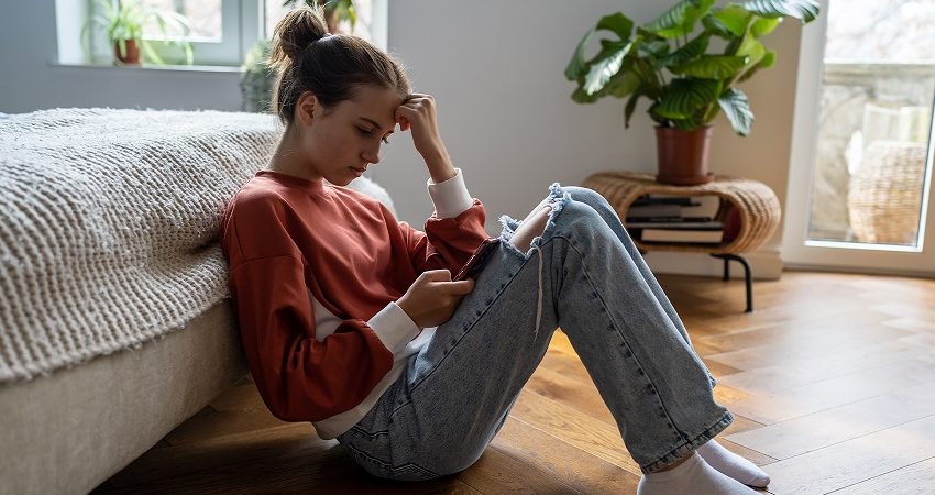 Copiii primesc online solicitări de imagini cu caracter sexual; TikTok, rețeaua cu cel mai mare risc