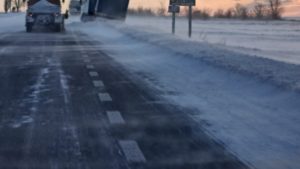 Prefectura Suceava anunţă măsuri preventive pentru menţinerea siguranţei în trafic, pe fondul prognozei meteo