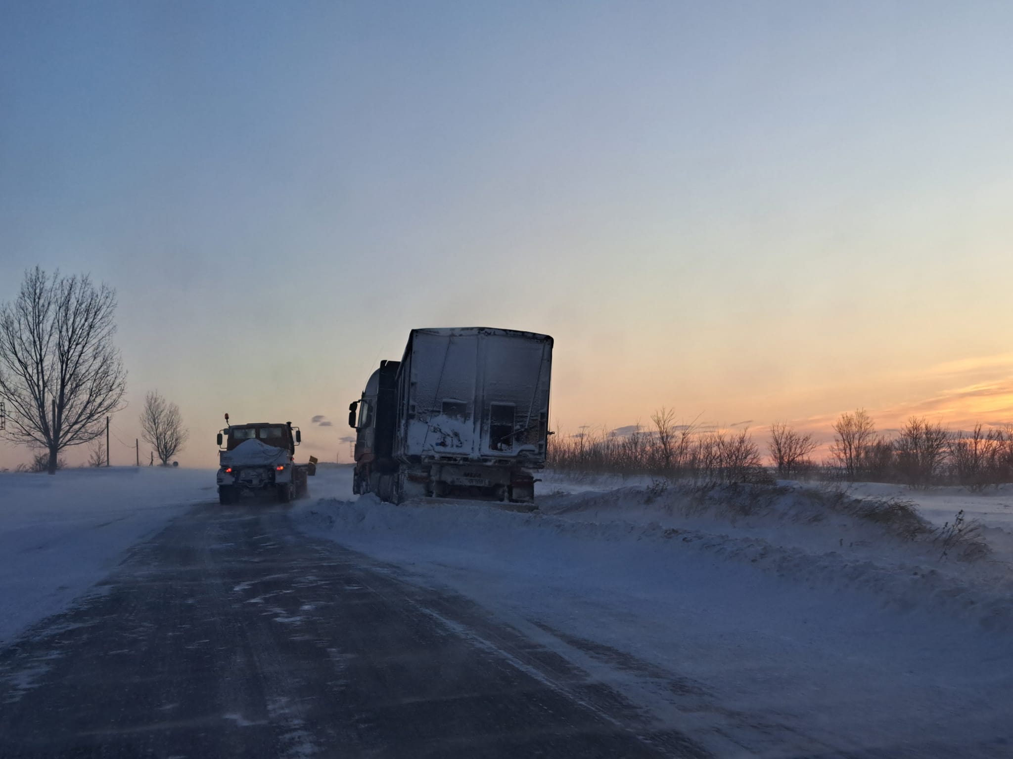 Informații din trafic: Poliţiştii rutieri recomandă prudenţă şi adaptarea la condiţiile de vreme