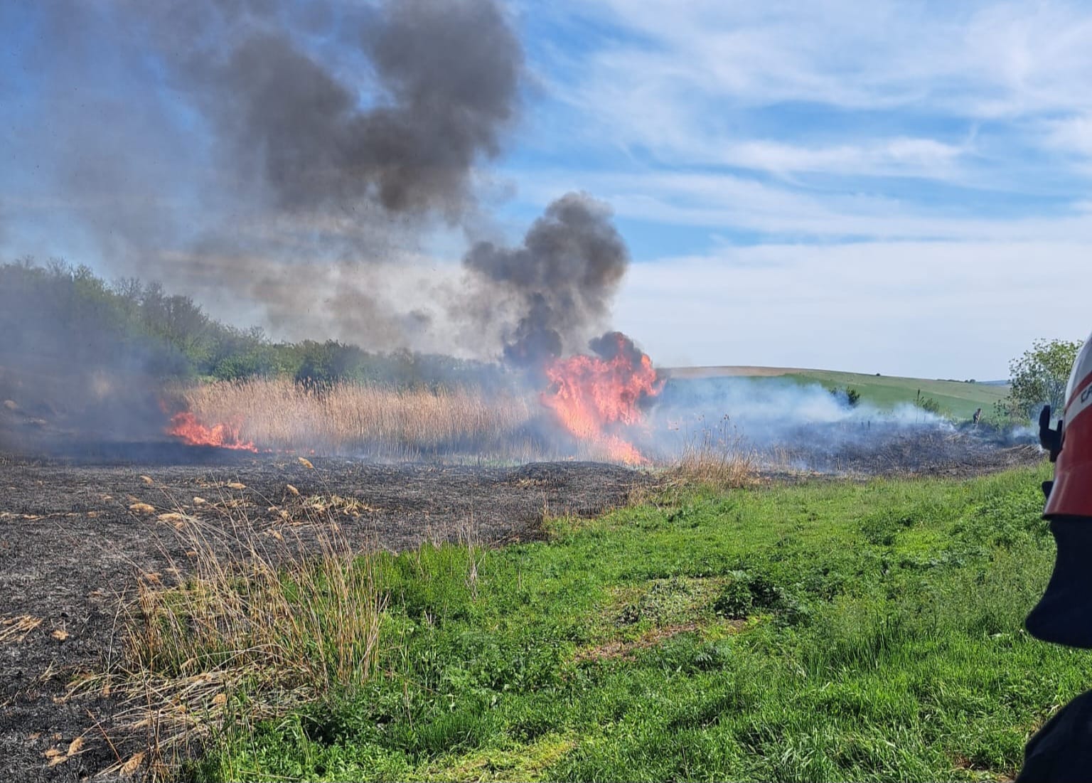 BOTOȘANI: Pompierii militari și voluntari au intervenit pentru stingerea a trei incendii