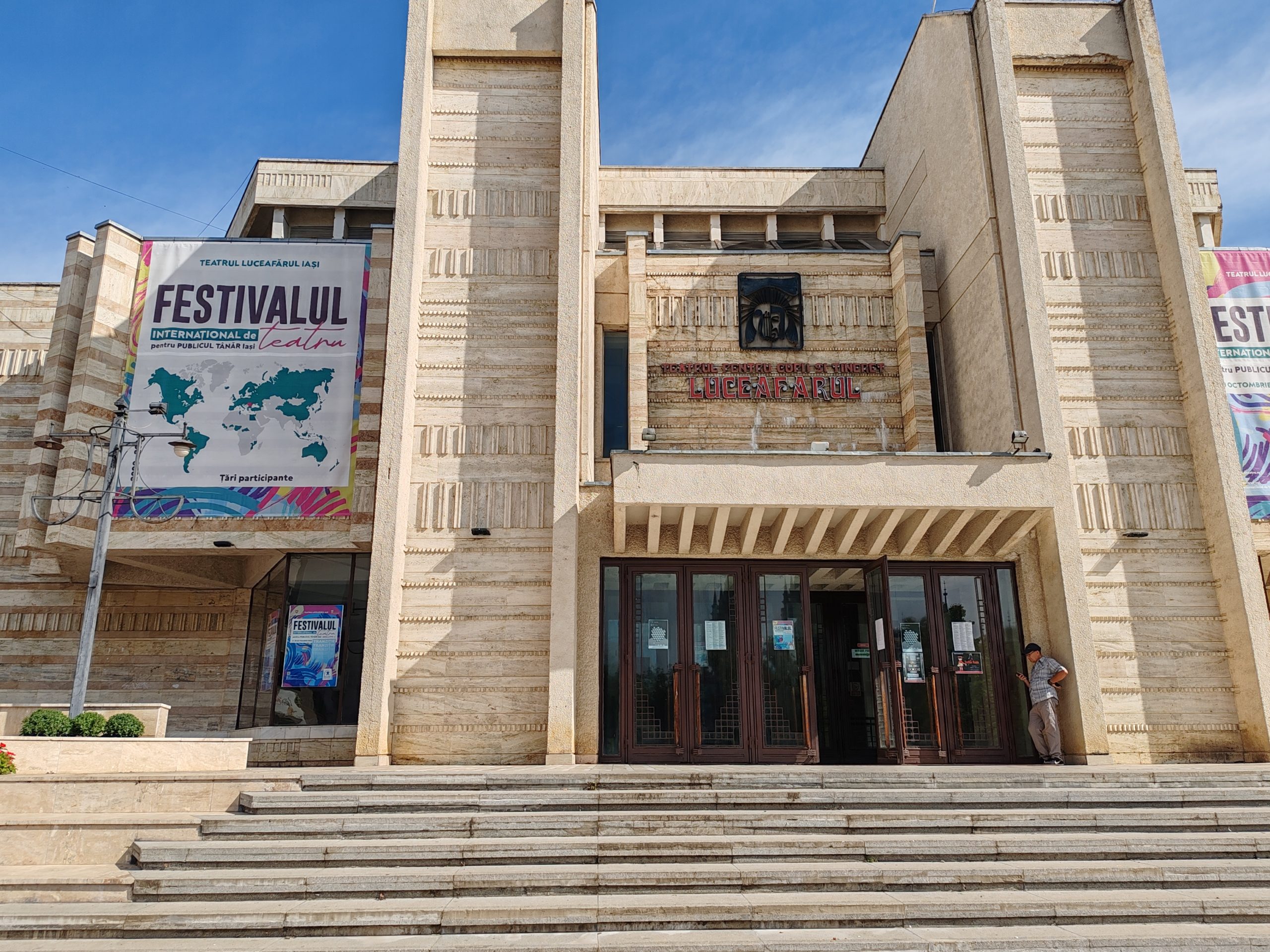 (AUDIO) Teatrul Luceafărul din Iași lansează, mâine,  proiectul „Teatrul trece Bacul”