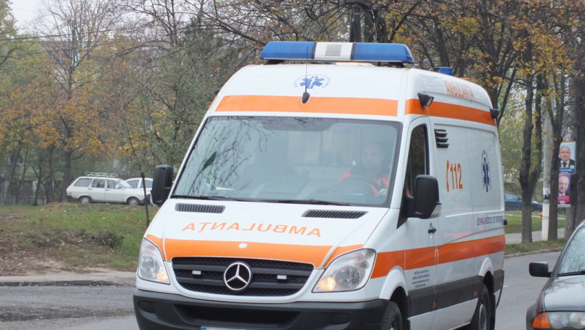 Vaslui: Echipajul TIM, solicitat pentru un votant de 70 de ani căruia i s-a făcut rău Vaslui: Echipajul TIM, solicitat pentru un votant de 70 de ani căruia i s-a făcut rău