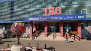 Iaşi: Reconstrucţie mamară asistată de un robot DaVinci, la IRO; premieră în România şi Europa de Est