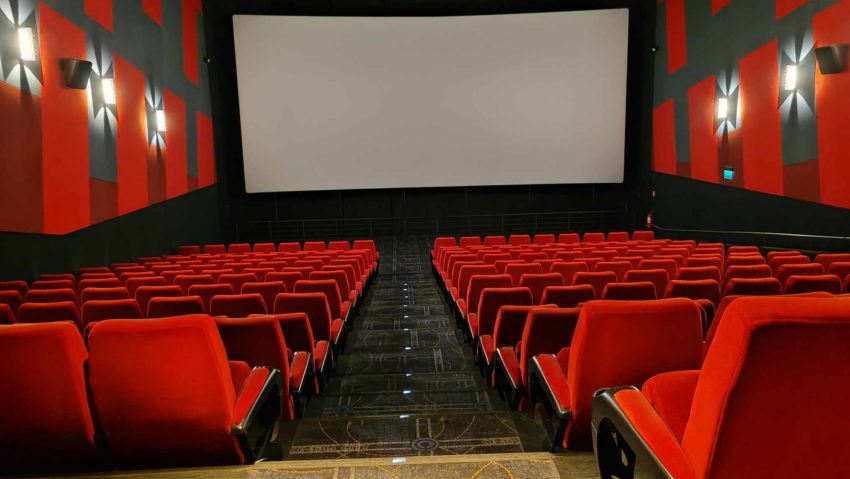 Numărul vizitatorilor la muzee şi cinematografe a scăzut în România în anul 2024 faţă de anul anterior, potrivit datelor INS