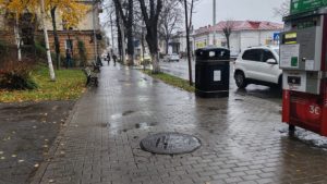Vreme mai rece, regim termic oscilant şi averse aproape în fiecare zi, în perioada 5-18 mai