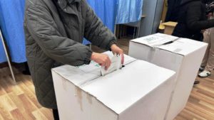 (UPDATE) Peste 19.000 de români s-au prezentat la urne în străinătate pentru a vota în primul tur al alegerilor prezidențiale