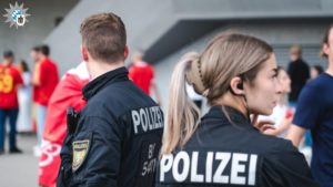 Germania: Mai multe persoane au fost rănite după ce o maşină a intrat într-o mulţime de oameni în centrul oraşului Stuttgart