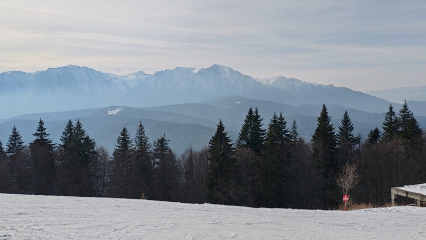 Informare meteo: ploi moderate cantitativ, polei și ghețuș, intensificări ale vântului, răcire a vremii, ger
