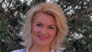 #StareaEducației (INTERVIU) Oportunități de internship sau activități de voluntariat pentru elevi pe platforma internii.ro. Andreea Paul, președinte INACO: ”Avem o realitate teribilă. În procente incredibil de mari, peste trei sferturi dintre absolvenții de studii superioare activează în viața profesională reală în alt domeniu decât în cel pentru care s-au pregătit.”