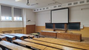 Ministerul Educaţiei: Peste 39.000 de studenţi din medii dezavantajate vor putea beneficia de burse sociale