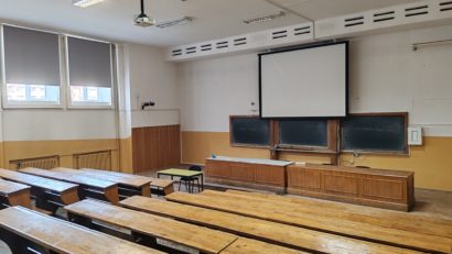 Ministerul Educaţiei: Peste 39.000 de studenţi din medii dezavantajate vor putea beneficia de burse sociale