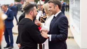 Franţa anunţă un ajutor militar suplimentar de două miliarde de euro pentru #Ucraina (Macron)