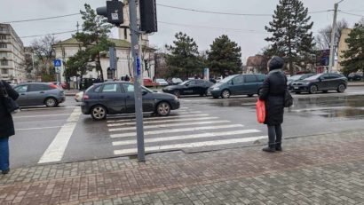 Cod galben instabilitate atmosferică temporar accentuată în mai multe județe din țară