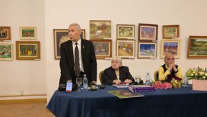 EXCLUSIVITATE: Privirea care zidește tradiția – Arta naivă și memoria vie a satului prin vocile iluștrilor etnologi Ion H. Ciubotaru și Silvia Ciubotaru – temă a emisiunii Tradiții de joi, 1 MAI 2025, h 21 – 22 – cu Dumitru ȘERBAN