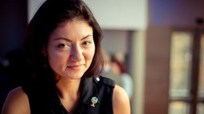 #StareaEducației: (INTERVIU) SARO, primul asistent AI motivațional din educație, va ajunge în școlile de stat și private din țară. Andreea Nistor, Digital Nation: “Această tehnologie nu este gândită să ofere informații de conținut și nici să facă predare. SARO îi sprijină pe tineri cu nivelul de motivație pentru sarcinile de învățare pe care le au.”