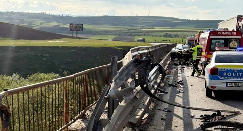Suceava: Bărbat încarcerat după ce a rupt cu maşina un parapet de pe marginea DN17 Suceava: Bărbat încarcerat după ce a rupt cu maşina un parapet de pe marginea DN17