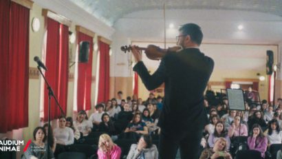 Concert „Un Stradivarius în școli”, cu Răzvan și Andreea Stoica, la Colegiul Național „Mihai Eminescu” din Iași, pe 13 mai, după concertul „Baroque Tour Opus 4”, din 12 mai