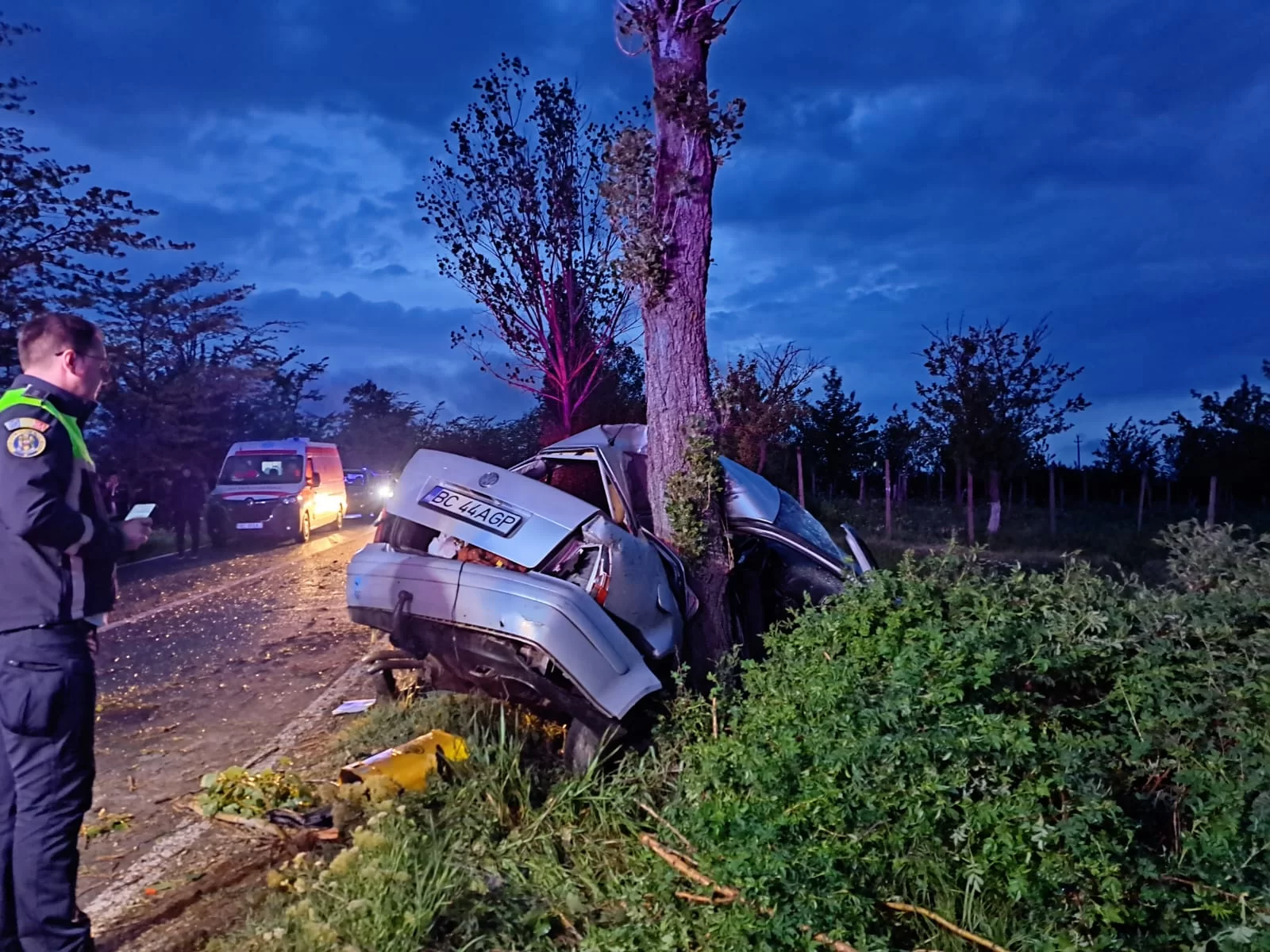 Vaslui: O persoană decedată şi una grav rănită într-un accident produs între Bârlad şi Podu Turcului