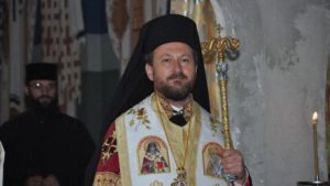 Neamţ: Fostul episcop al Huşilor, condamnat pentru agresiuni sexuale, ridicat de poliţişti din Agapia