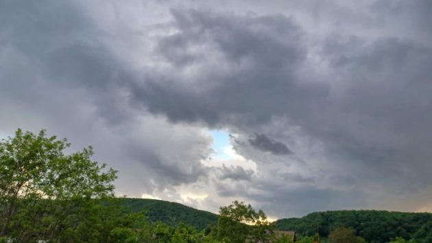 METEO: Vremea devine instabilă în Moldova, vor fi averse şi intensificări ale vântului