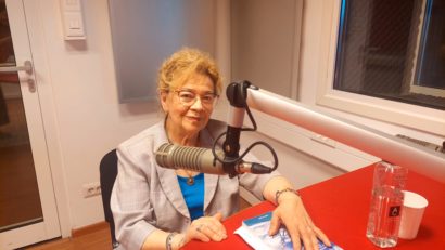 (INTERVIU) Iași: Absolventele promoției 1960 de la fostul Liceu ”Oltea Doamna”, actualul Colegiu ”Mihai Eminescu”, lansează un nou volum – document cu amintiri