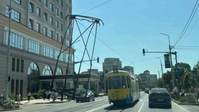 Iași: Pantograful unui tramvai s-a desprins în mers. Circulația tramvaielor a fost afectată