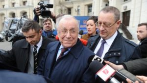 Fostul preşedinte Ion Iliescu este internat la Spitalul Agrippa Ionescu