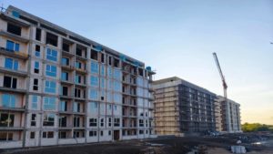 (AUDIO) Scumpiri pe piața imobiliară: Modificarea TVA poate aduce costuri suplimentare de până la 10.000 de euro pentru viitorii proprietari
