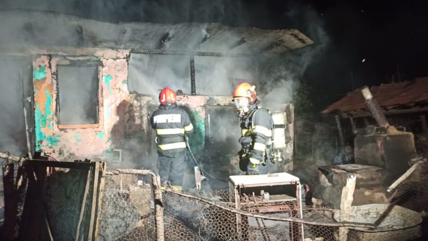 Vaslui: Două persoane decedate într-un incendiu în comuna Bogdăneşti Vaslui: Două persoane decedate într-un incendiu în comuna Bogdăneşti