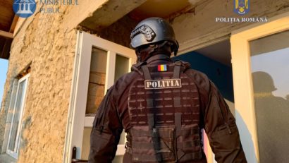 Vaslui: Percheziţii într-un dosar de corupţie care vizează agenţi de poliţie
