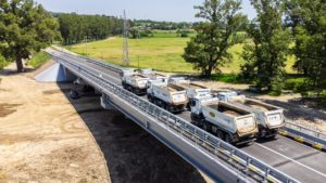 Neamţ: A fost deschisă circulaţia rutieră pe podul de la Luţca