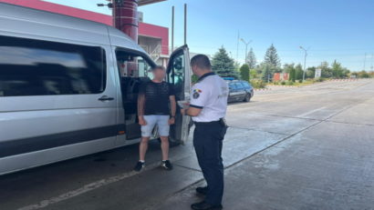 Botoşani: Un bărbat din R. Moldova urmărit internaţional pentru omor, capturat în PTF Stânca